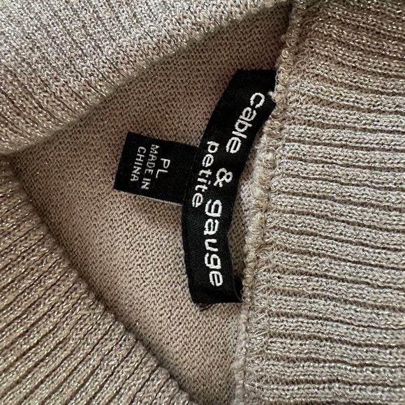 Cable & Gauge Gold Shimmer Sleeveless - Picture 8 of 8